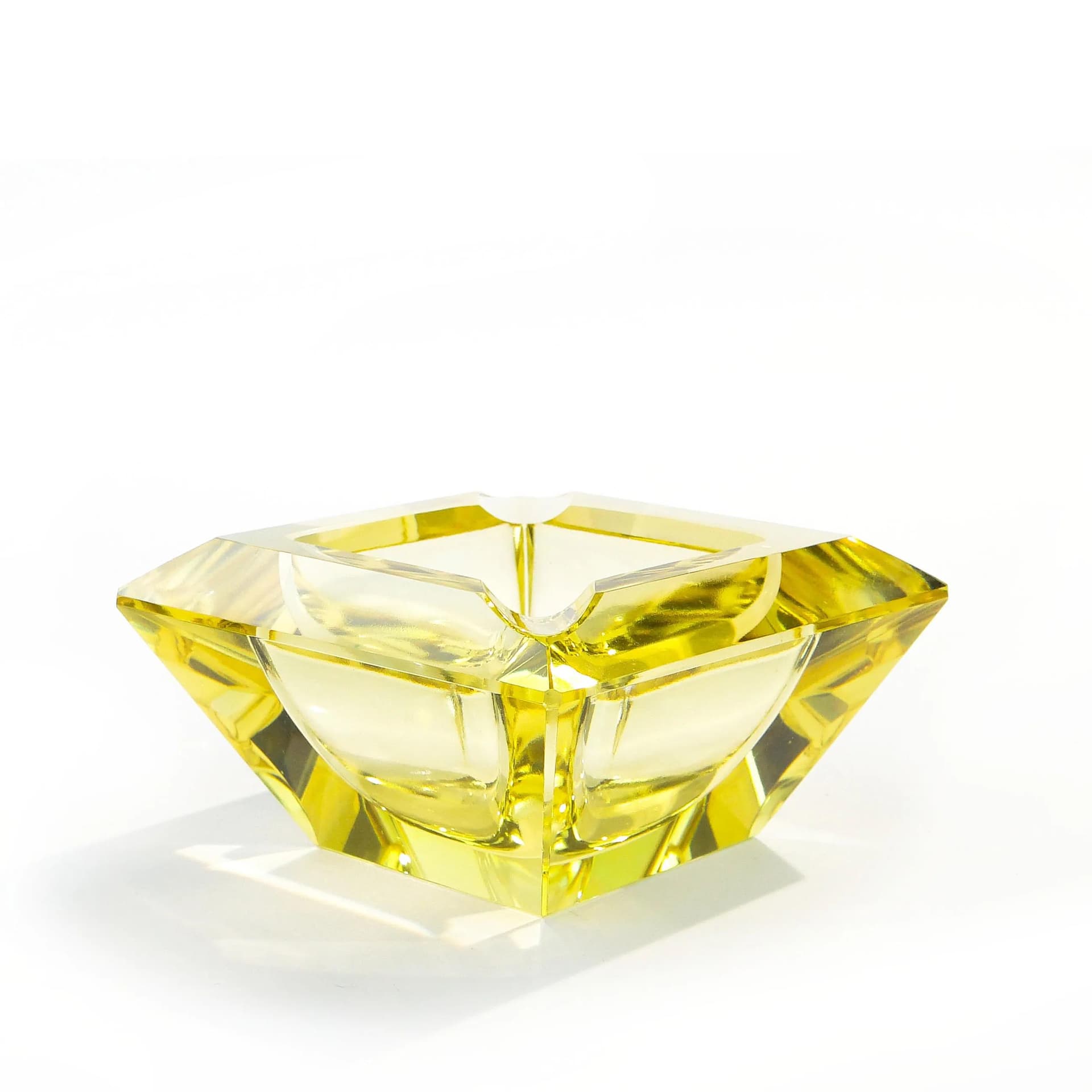 Popielniczka Art Deco, kryształ żółty, Moser, Czechy, lata 30. - 34690