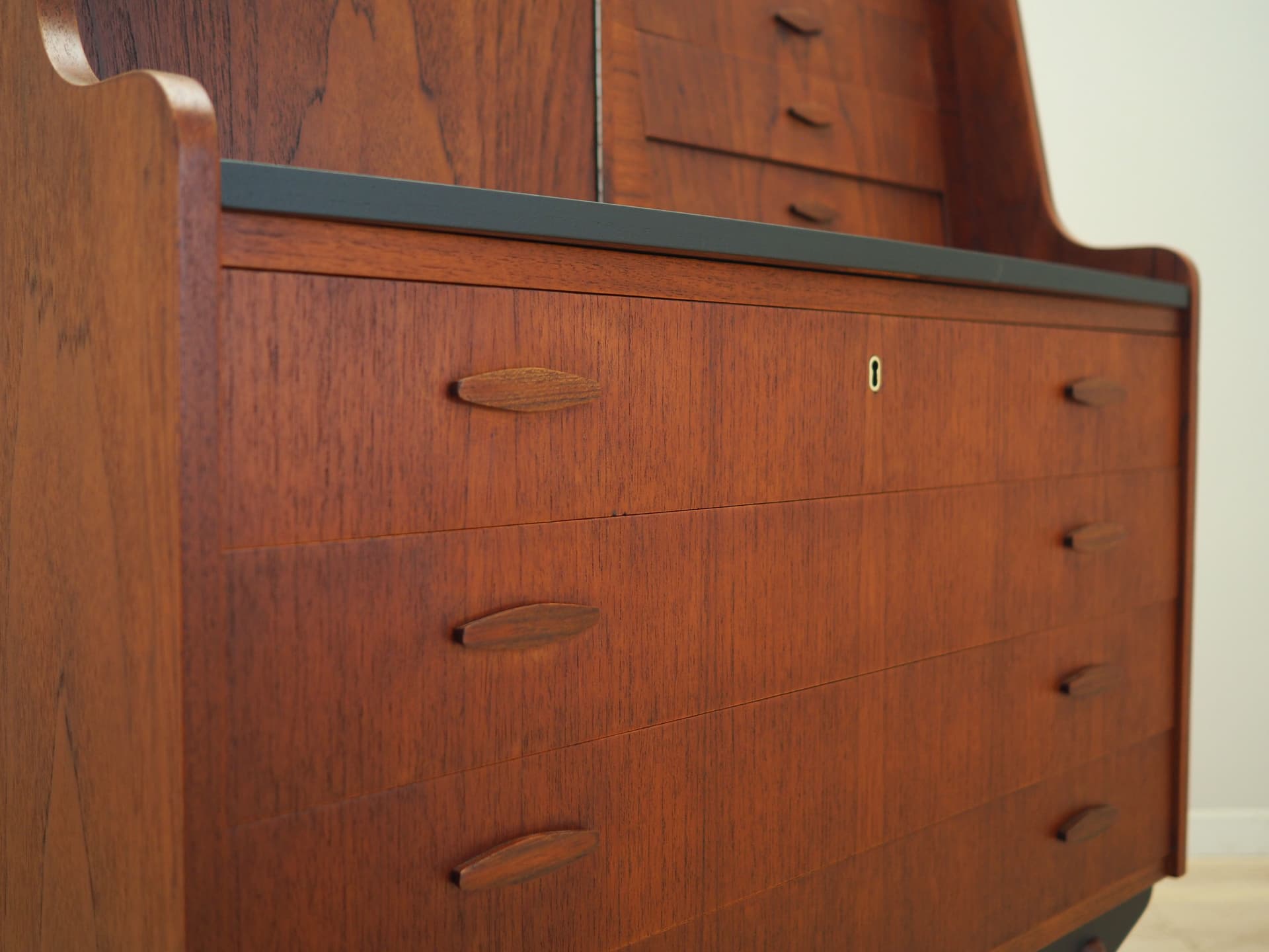 Sekretarzyk, teak brązowy, Dania, lata 70. - 63535