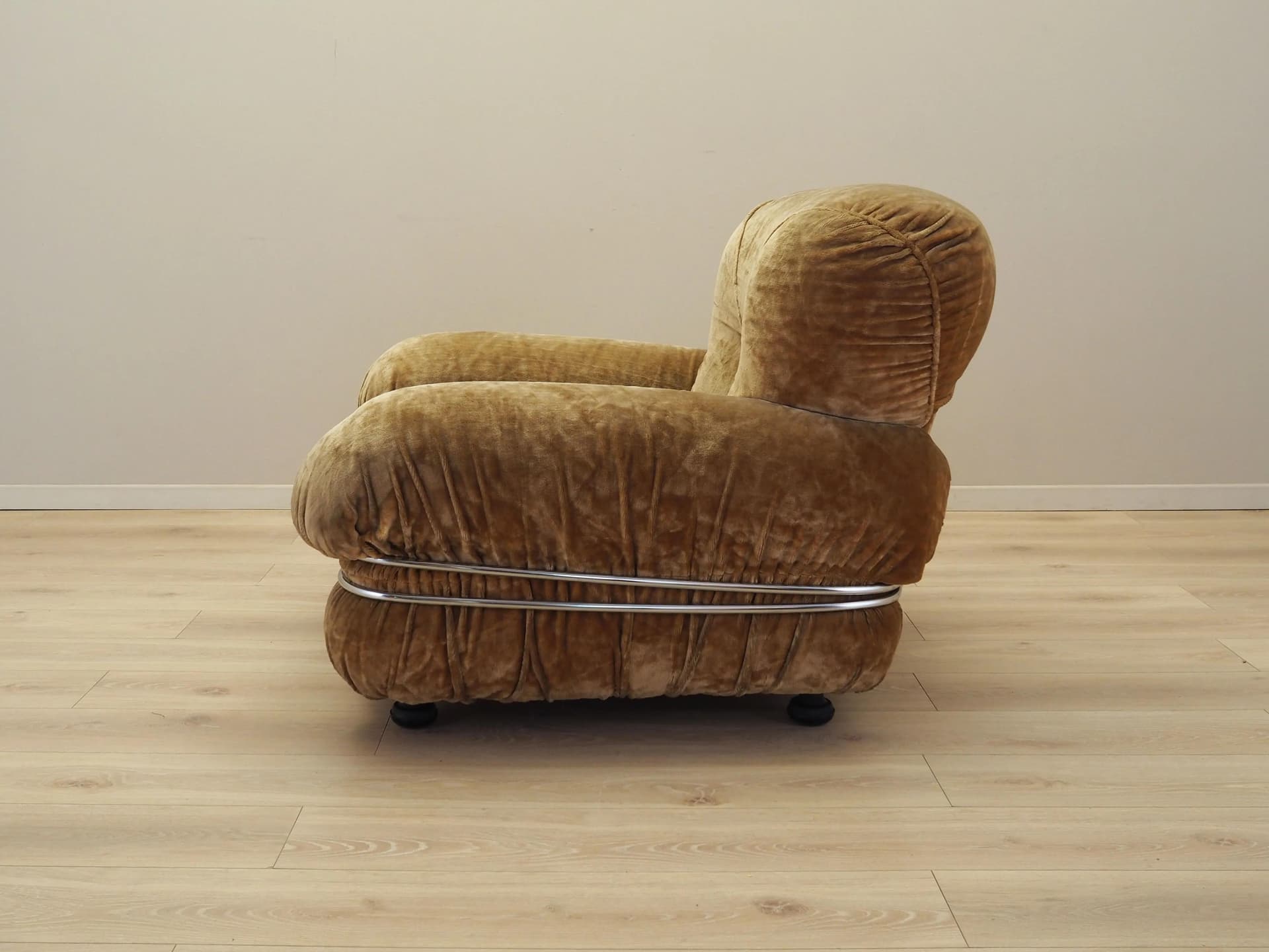 Armchair, brown velvet, Italy, 1970s. - 34879