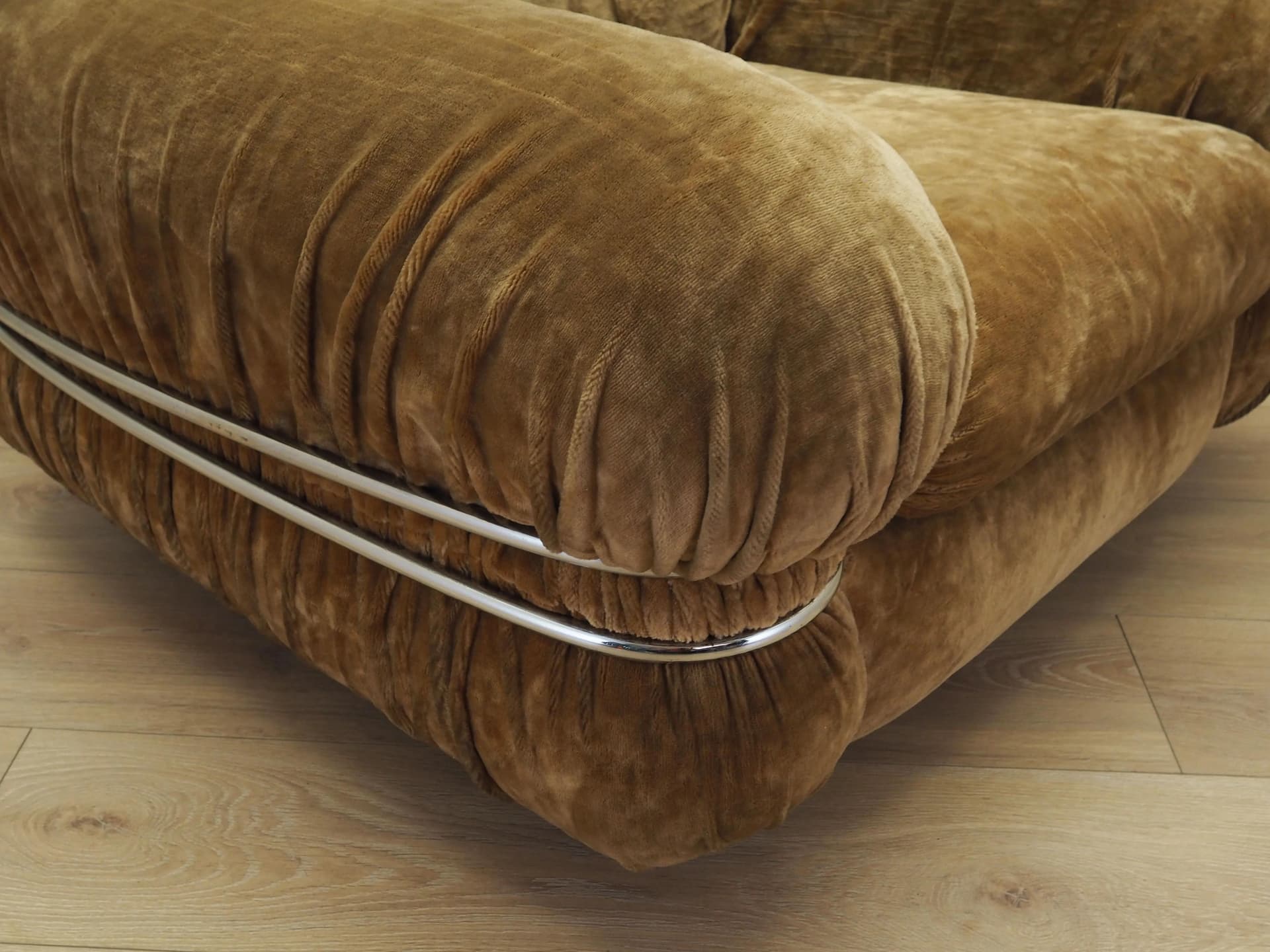 Armchair, brown velvet, Italy, 1970s. - 34884