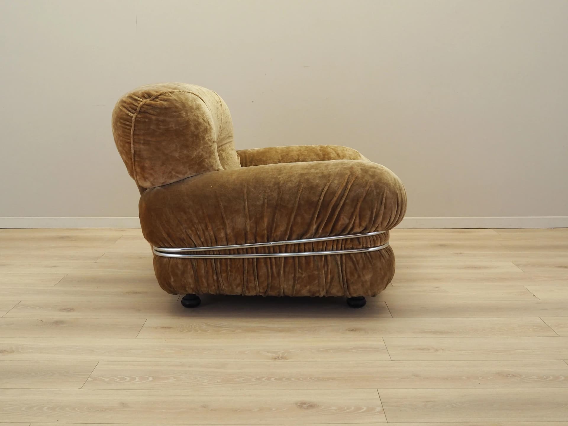 Armchair, brown velvet, Italy, 1970s. - 34882