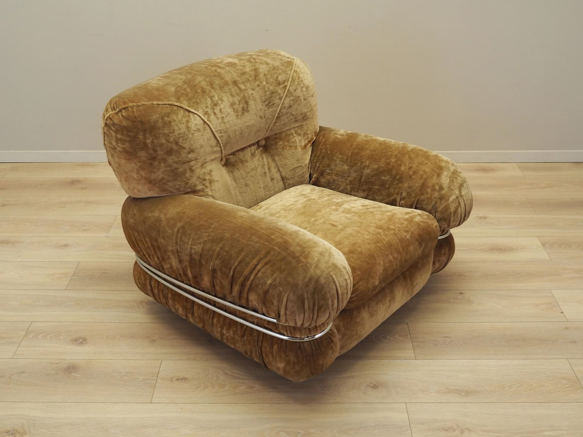 Armchair, brown velvet, Italy, 1970s. - 34883