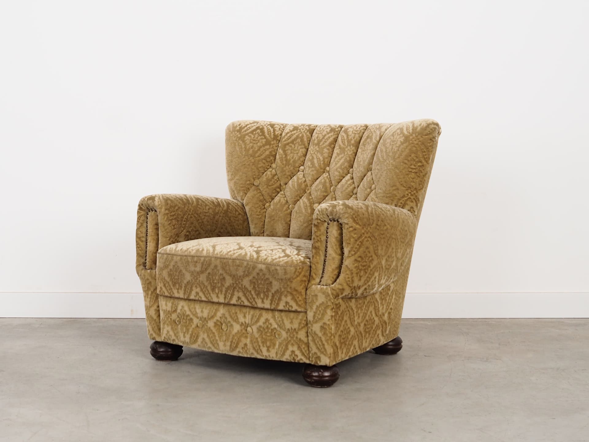 Lounge armchair, olive, velvet, Denmark, 1960s. - 63485