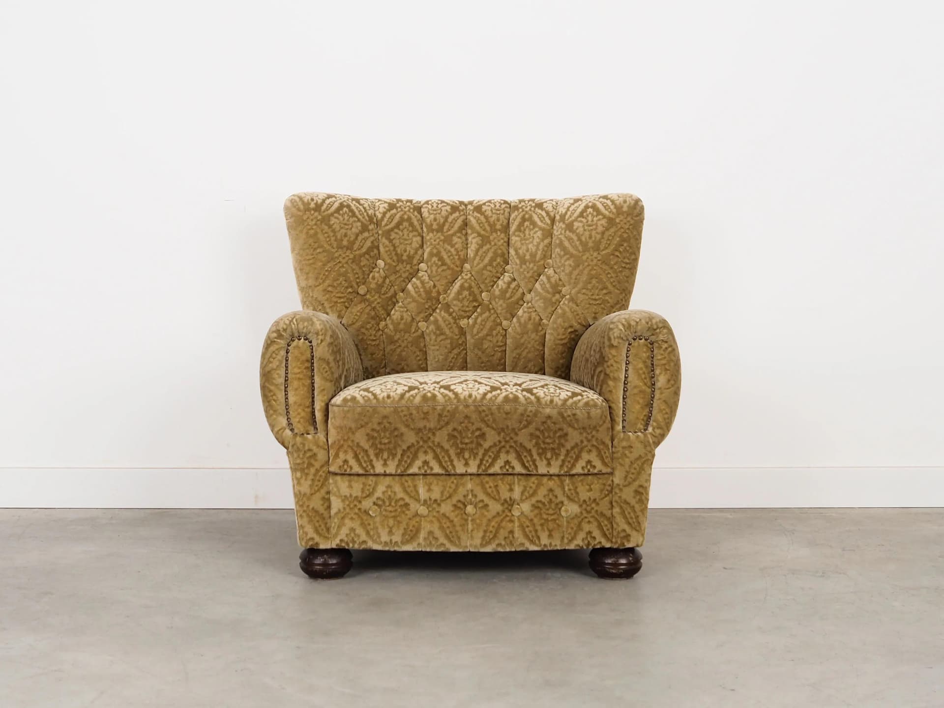 Lounge armchair, olive, velvet, Denmark, 1960s. - 35146