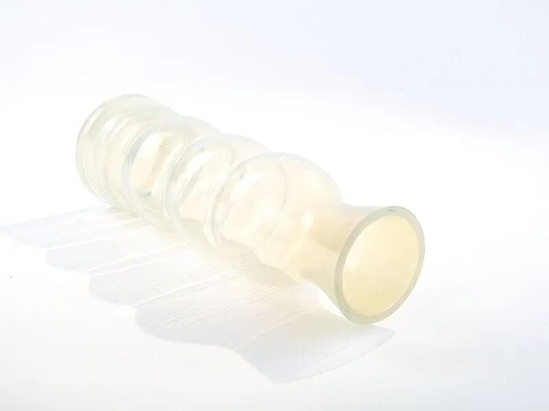 Wazon Bałwanek, szkło ivory white, proj. K. Krawczyk, Polska, lata 70. - 35003