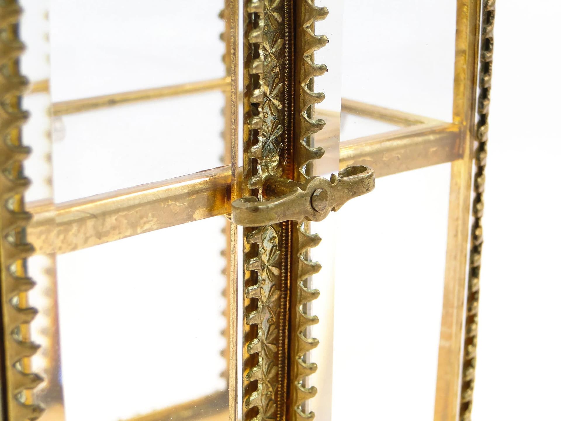 Szafka na biżuterię, kryształ transparentny, brąz złocony, Austria, XIX w. - 34993