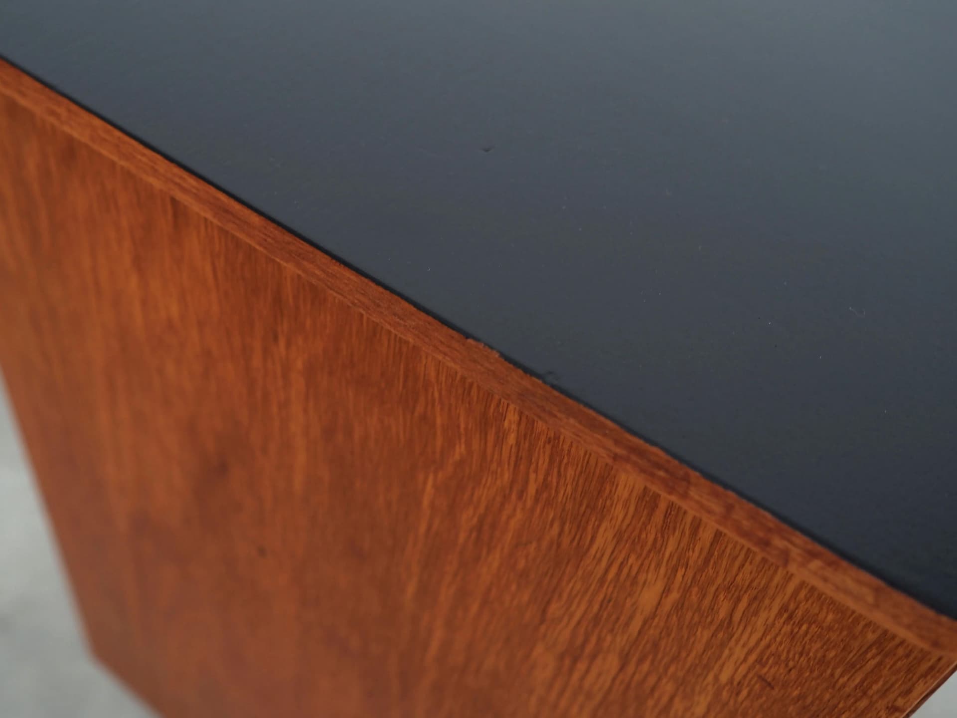 Komoda, teak, lite drewno czarne, Szwecja, lata 70. - 35090