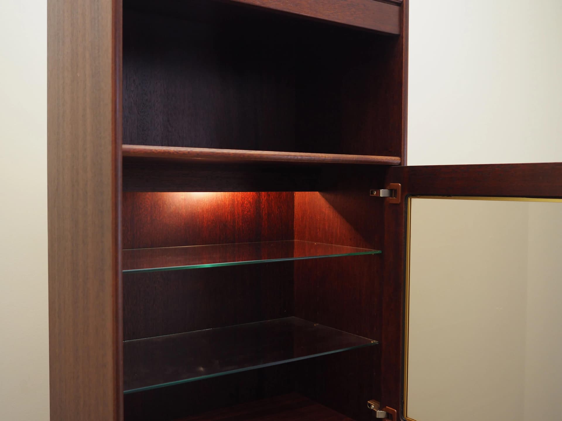 Słupek, mahoniowy brązowy, Dania, lata 70. - 35057