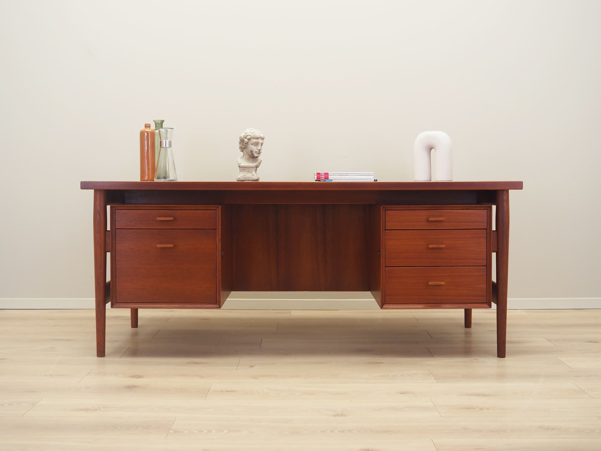 Desk, model 207, brown teak wood, by A. Vodder, for Sibast, Denmark, 1960s. - 63447
