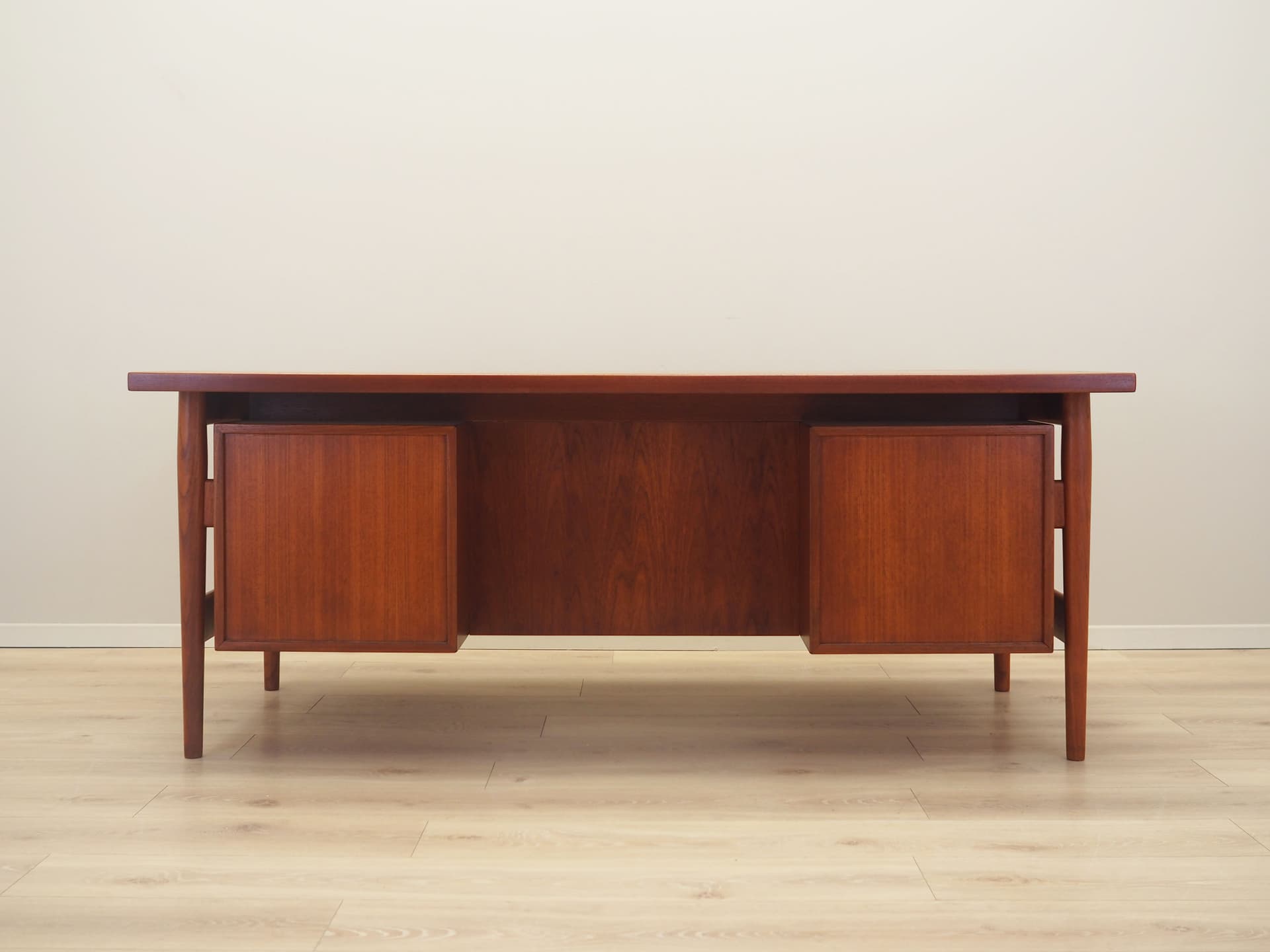 Desk, model 207, brown teak wood, by A. Vodder, for Sibast, Denmark, 1960s. - 63449
