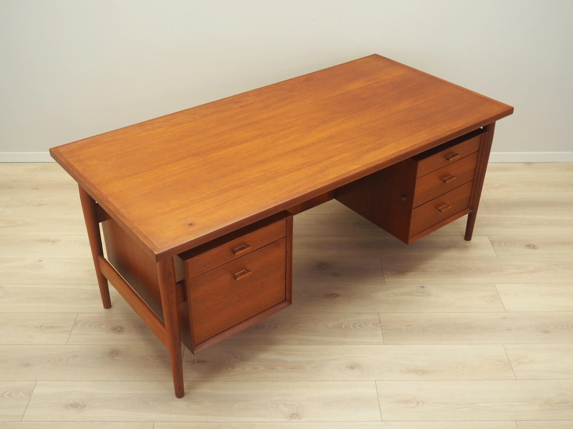 Desk, model 207, brown teak wood, by A. Vodder, for Sibast, Denmark, 1960s. - 35272