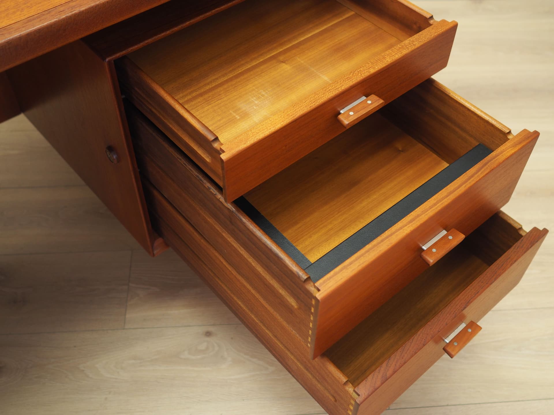 Desk, model 207, brown teak wood, by A. Vodder, for Sibast, Denmark, 1960s. - 63451
