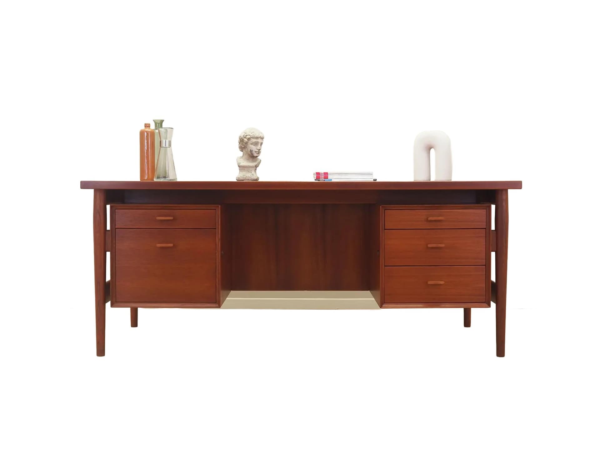 Desk, model 207, brown teak wood, by A. Vodder, for Sibast, Denmark, 1960s.