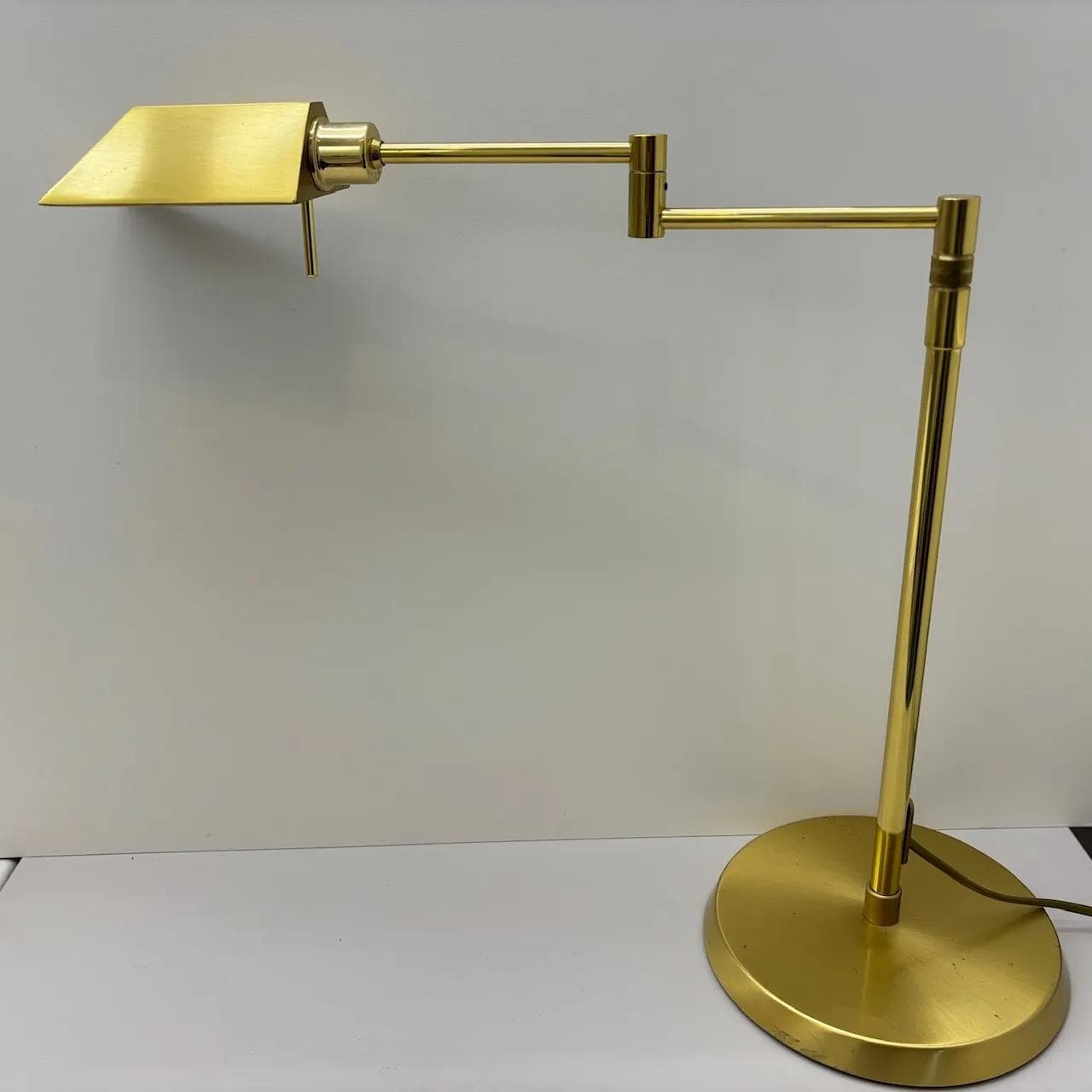 Lampa stołowa, mosiądz złoty, Holtkotter, Niemcy, lata 90. - 35503