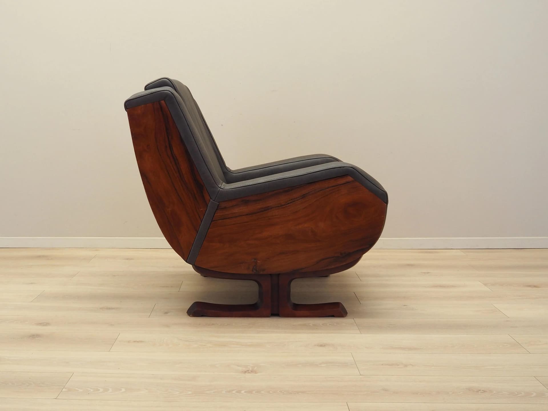 Armchair, brown, natural leather, walnut, Italy, 1970s - 35586