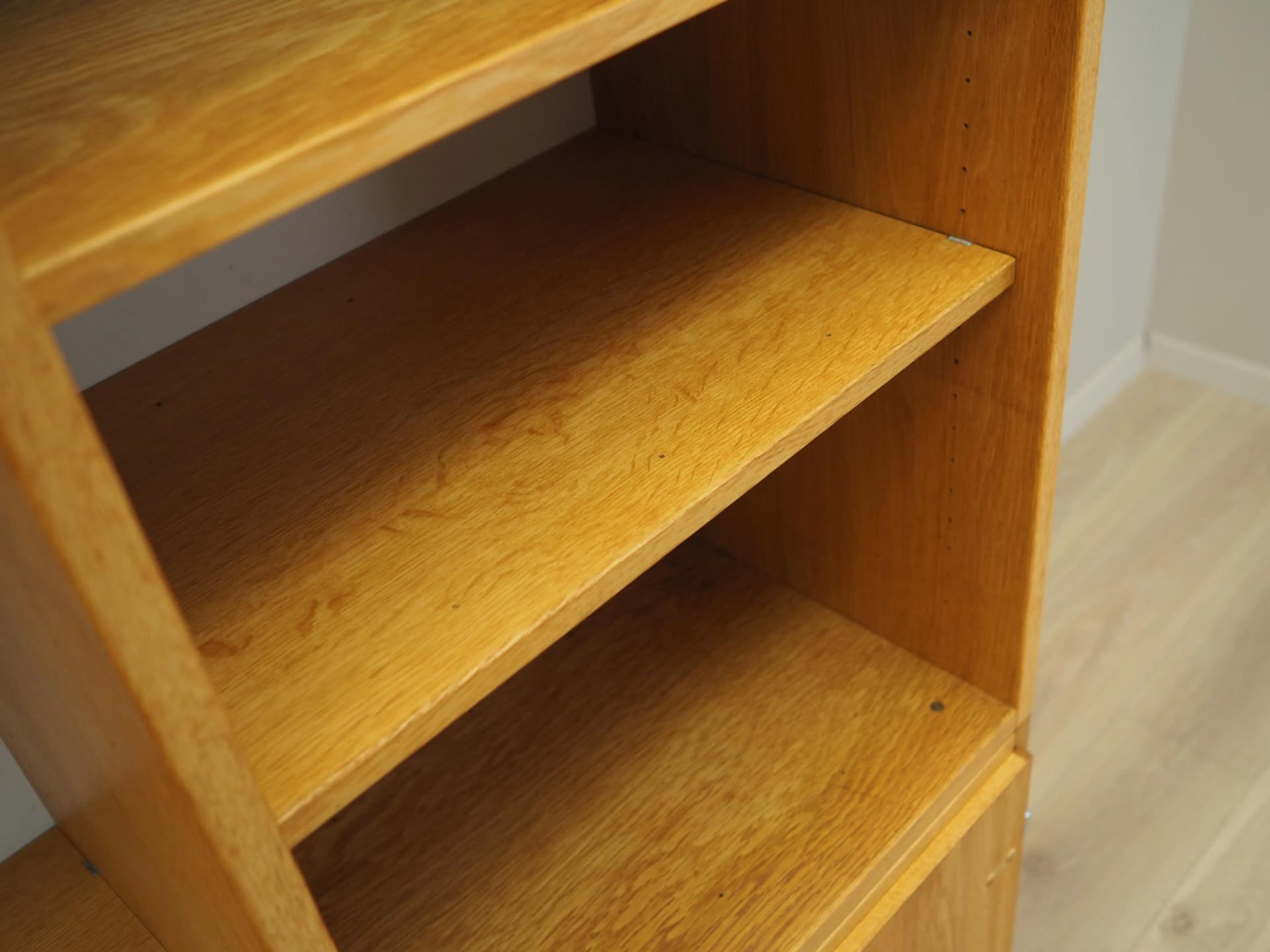 Biblioteczka, jesion brązowy ciemny, Dania, lata 70. - 35843