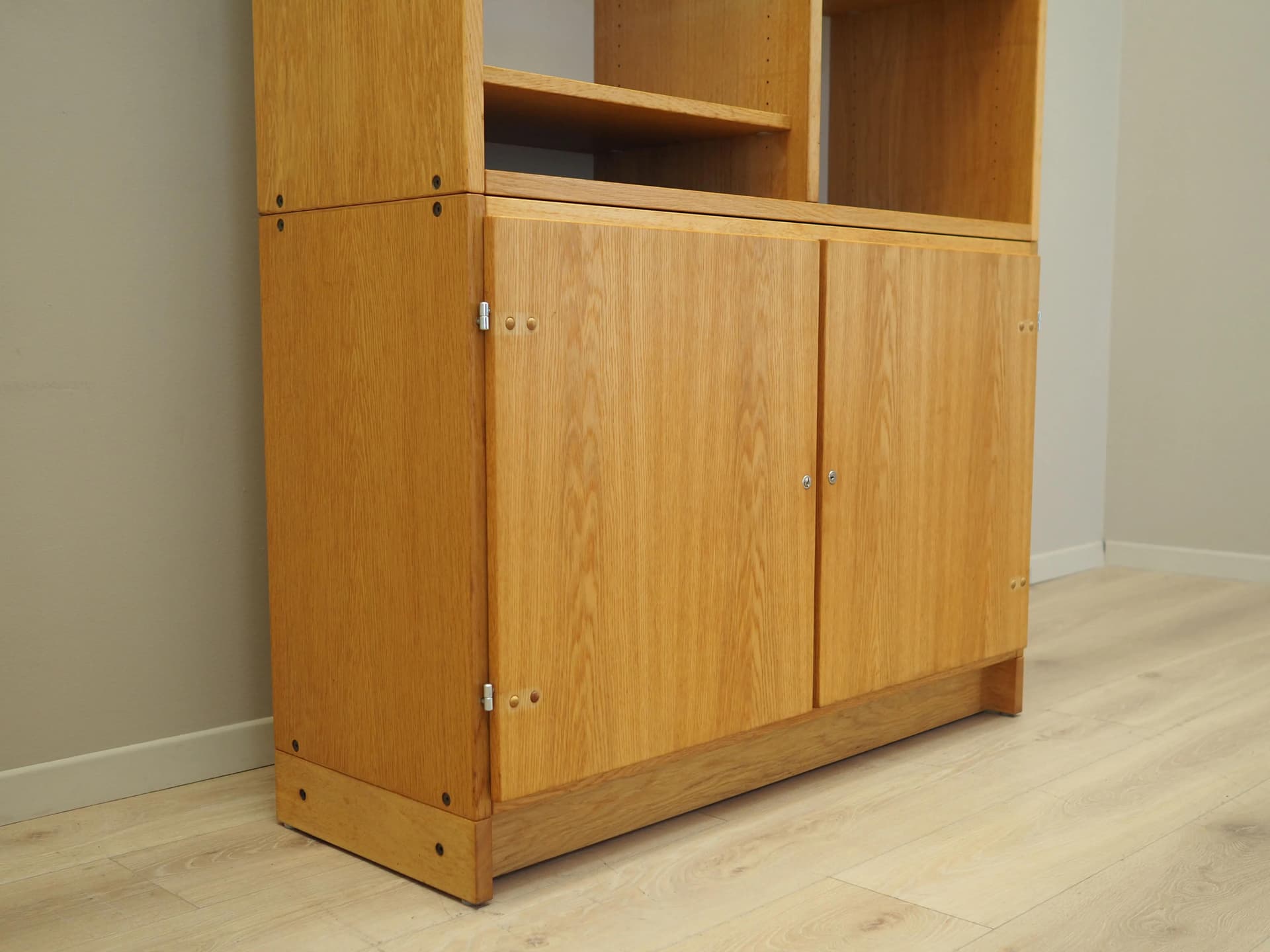 Biblioteczka, jesion brązowy ciemny, Dania, lata 70. - 35845