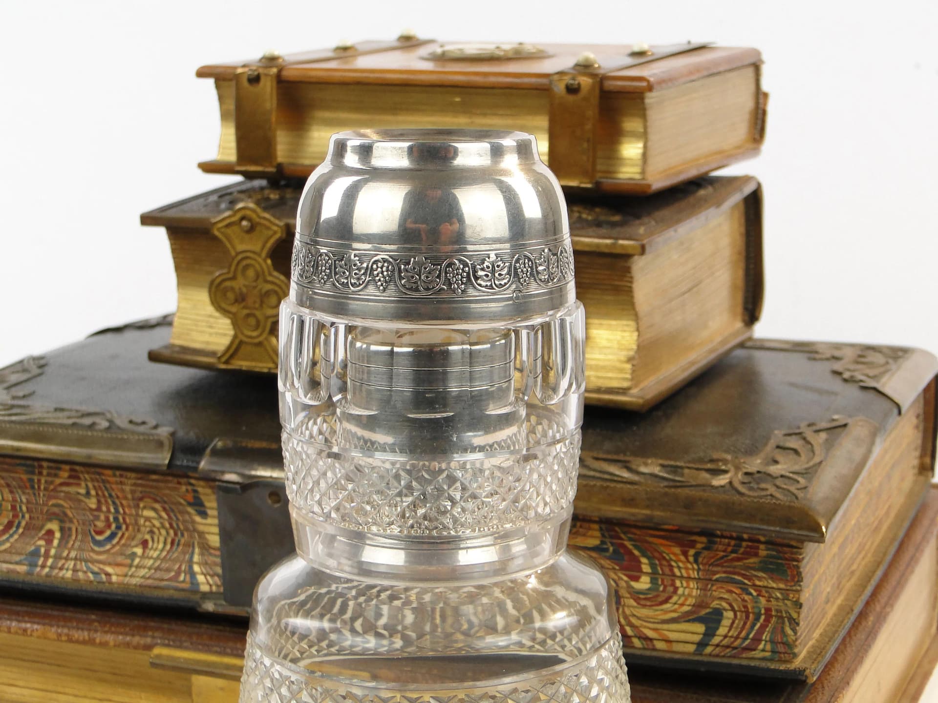 Water carafe, transparent crystal, silver, Baccarat, France, early 20th c. - 35962