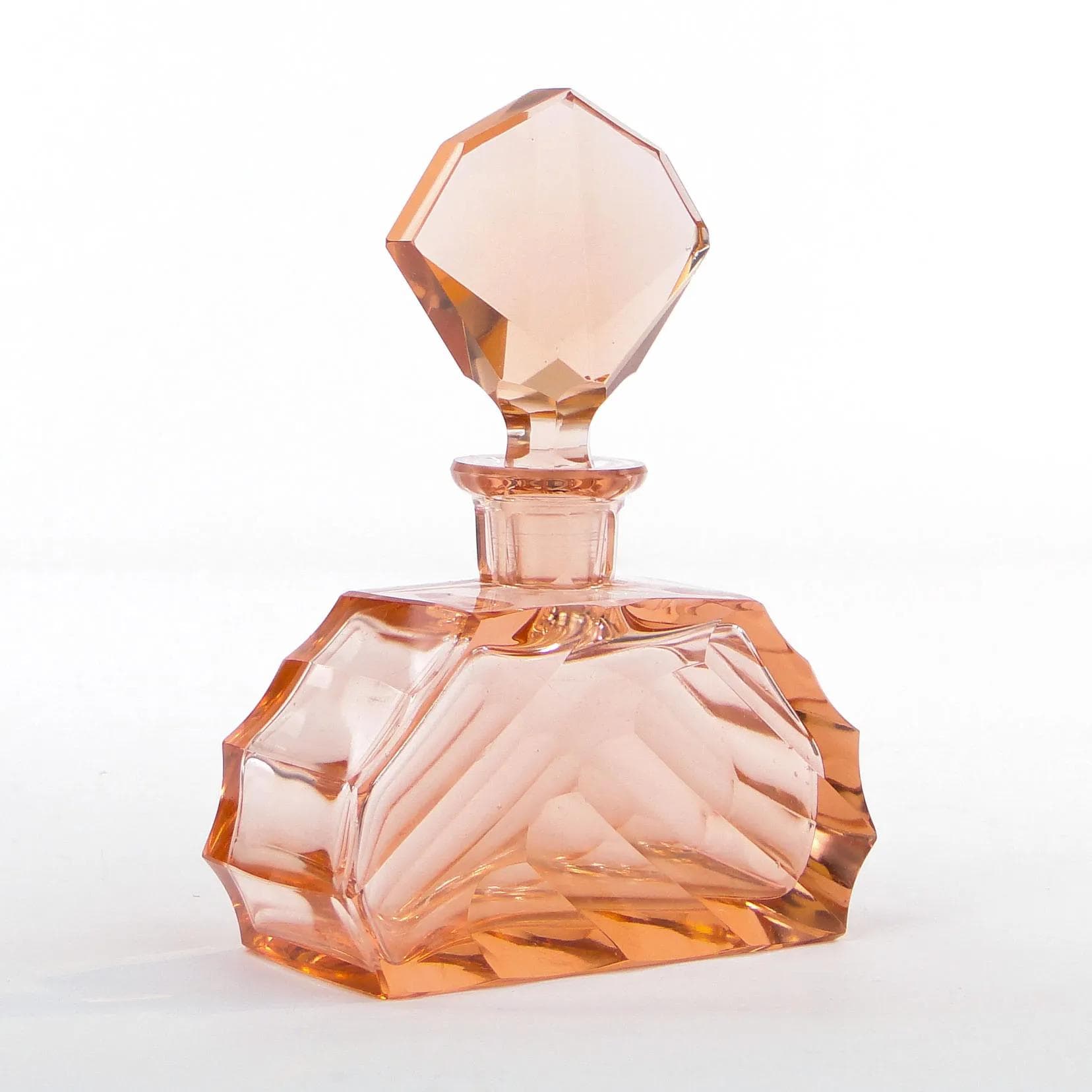 Karafka, art déco, kryształ różowy, Moser, Czechy, lata 60. - 35945