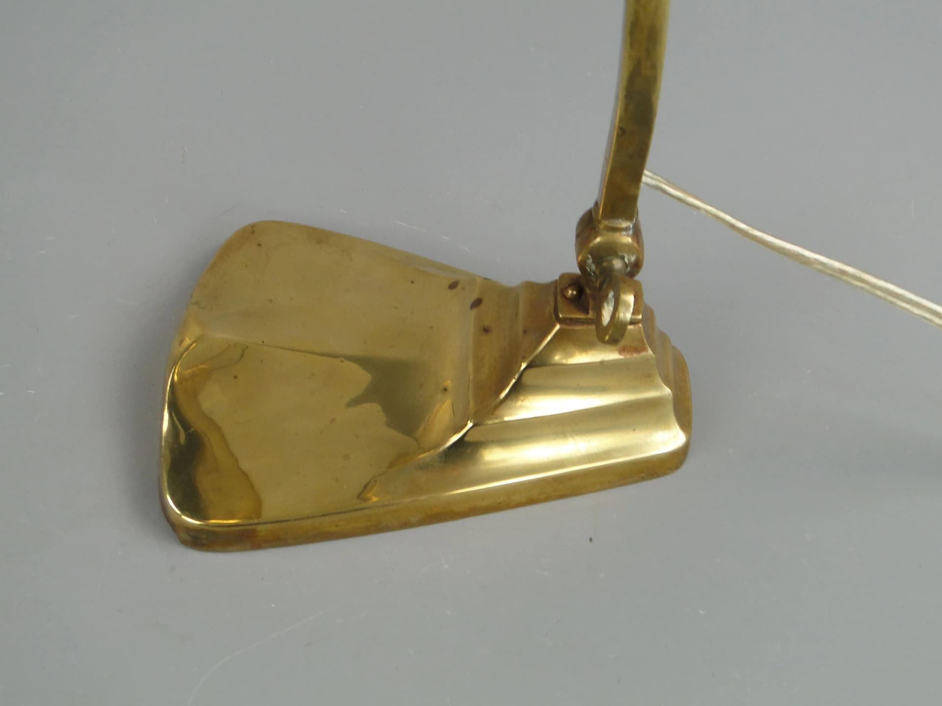 Desk Lamp Art Nouveau, golden, brass, Sweden, early 20th c. - 36117