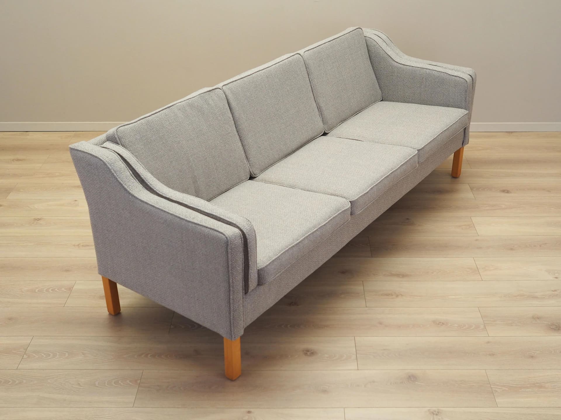 Sofa trzyosobowa, szary, buk, Dania, lata 70. - 36218