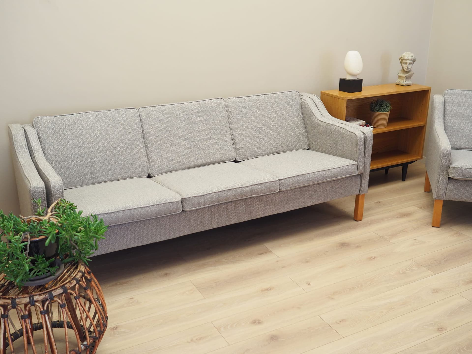 Sofa trzyosobowa, szary, buk, Dania, lata 70. - 57910