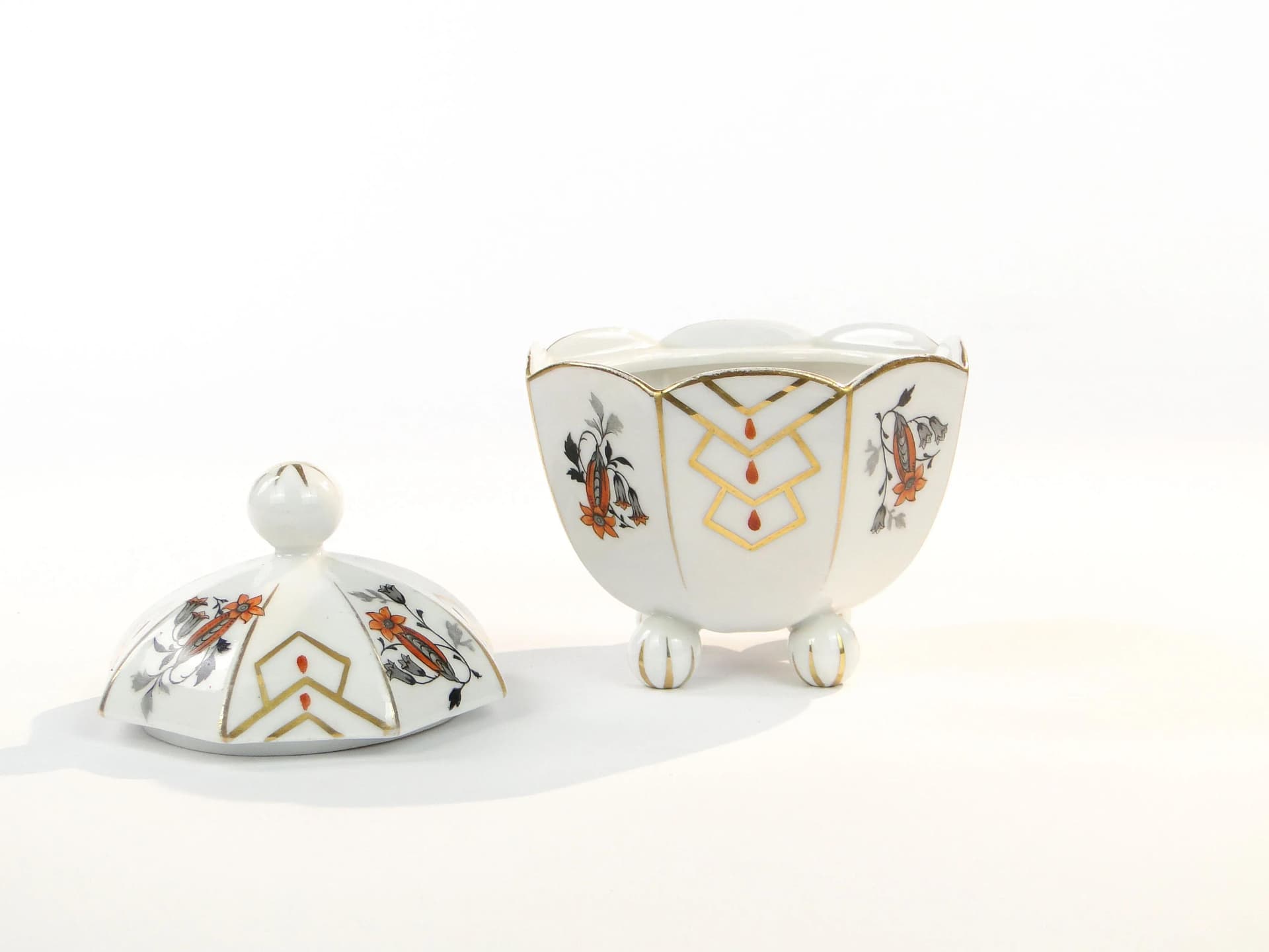 Bomboniera Art déco, biała porcelana, Mathes & Ebel, Saksonia, Niemcy, lata 30. - 36361