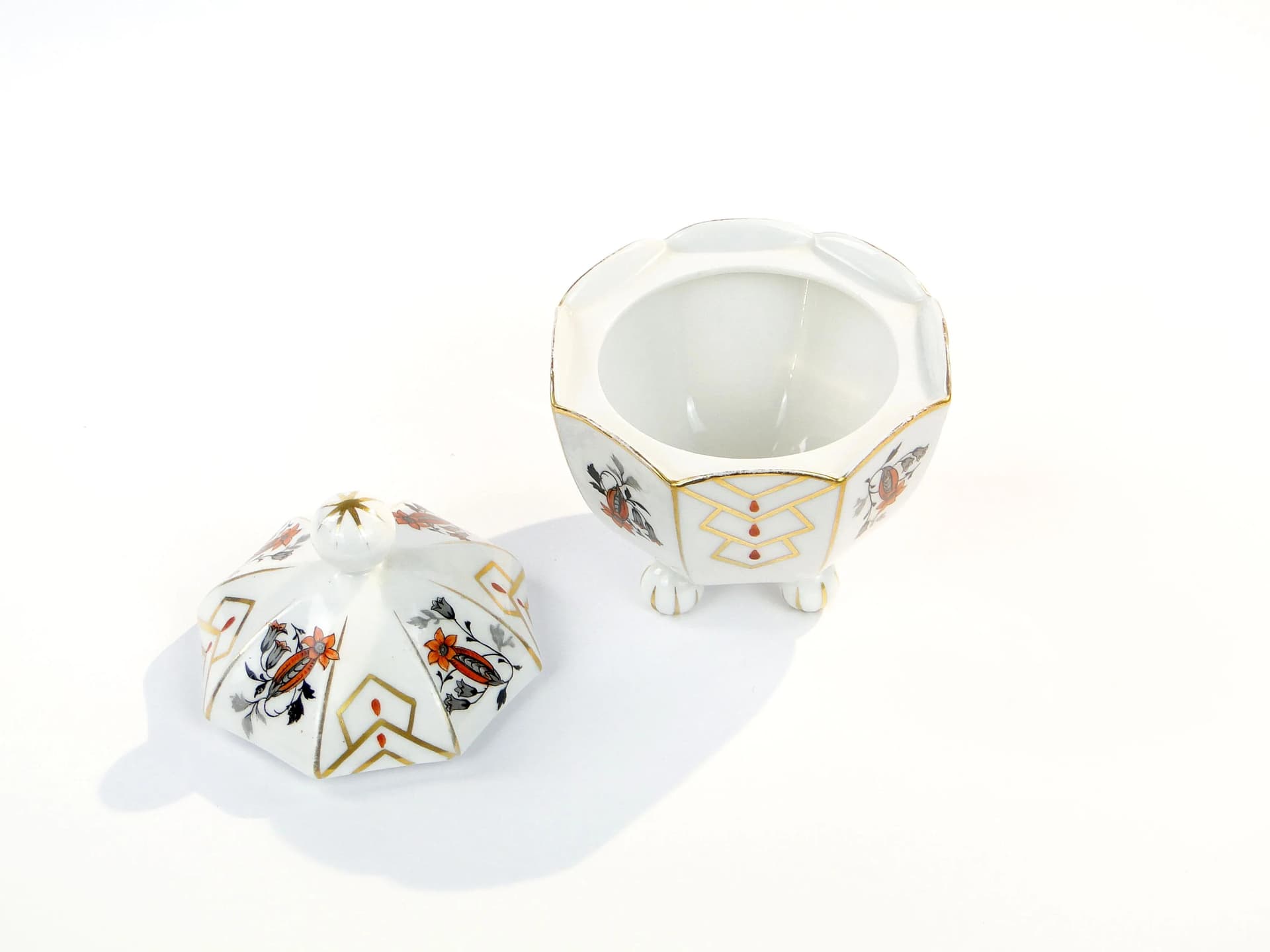 Bomboniera Art déco, biała porcelana, Mathes & Ebel, Saksonia, Niemcy, lata 30. - 36362