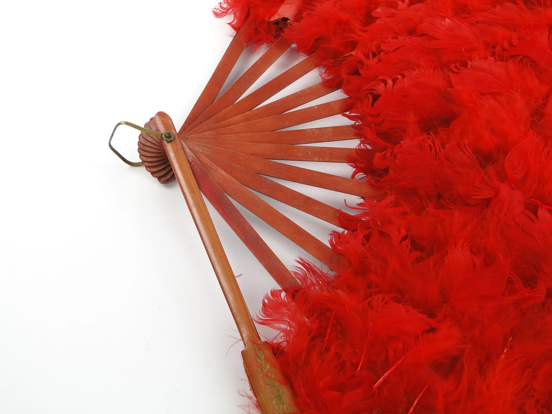 Wachlarz secesyjny, czerwony, pióra papier drewno mahoń, Austro-Węgry, początek XX w. - 36319