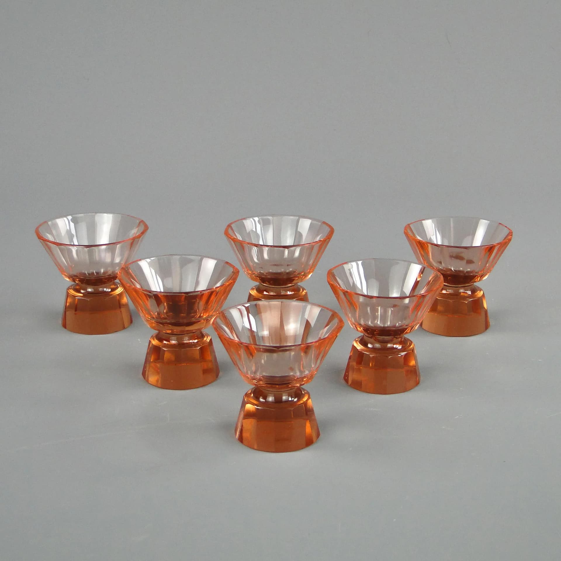 Komplet kieliszków do likieru, Art Deco, szkło kryształowe rozalinowy, Czechy, lata 30. - 36499