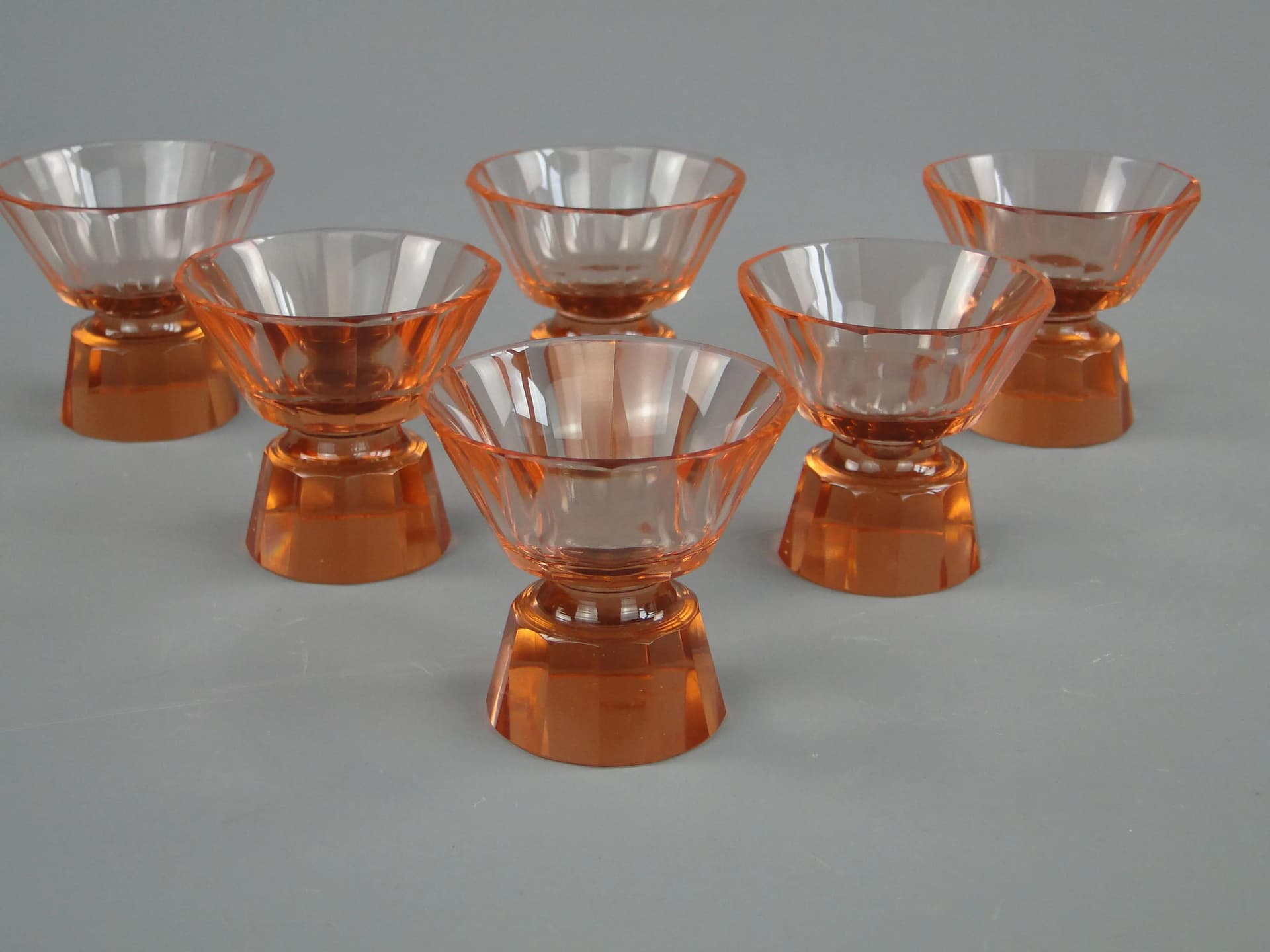 Komplet kieliszków do likieru, Art Deco, szkło kryształowe rozalinowy, Czechy, lata 30. - 36501