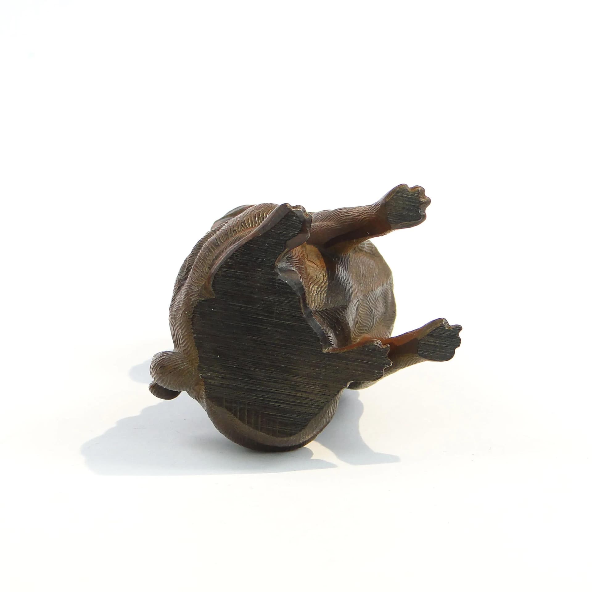 Rzeźba kameralna szczeniaka, bukszpan japoński ciemnobrązowy, Japonia, początek XX w. - 36493