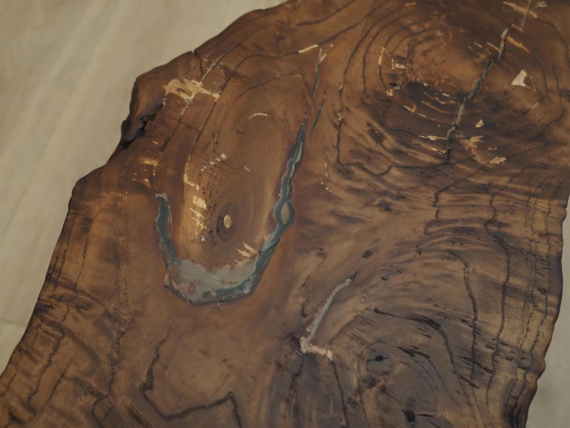 Stolik boczny, skandynawski design, drewno ciemnobrązowy, Polska, lata 90. - 36573