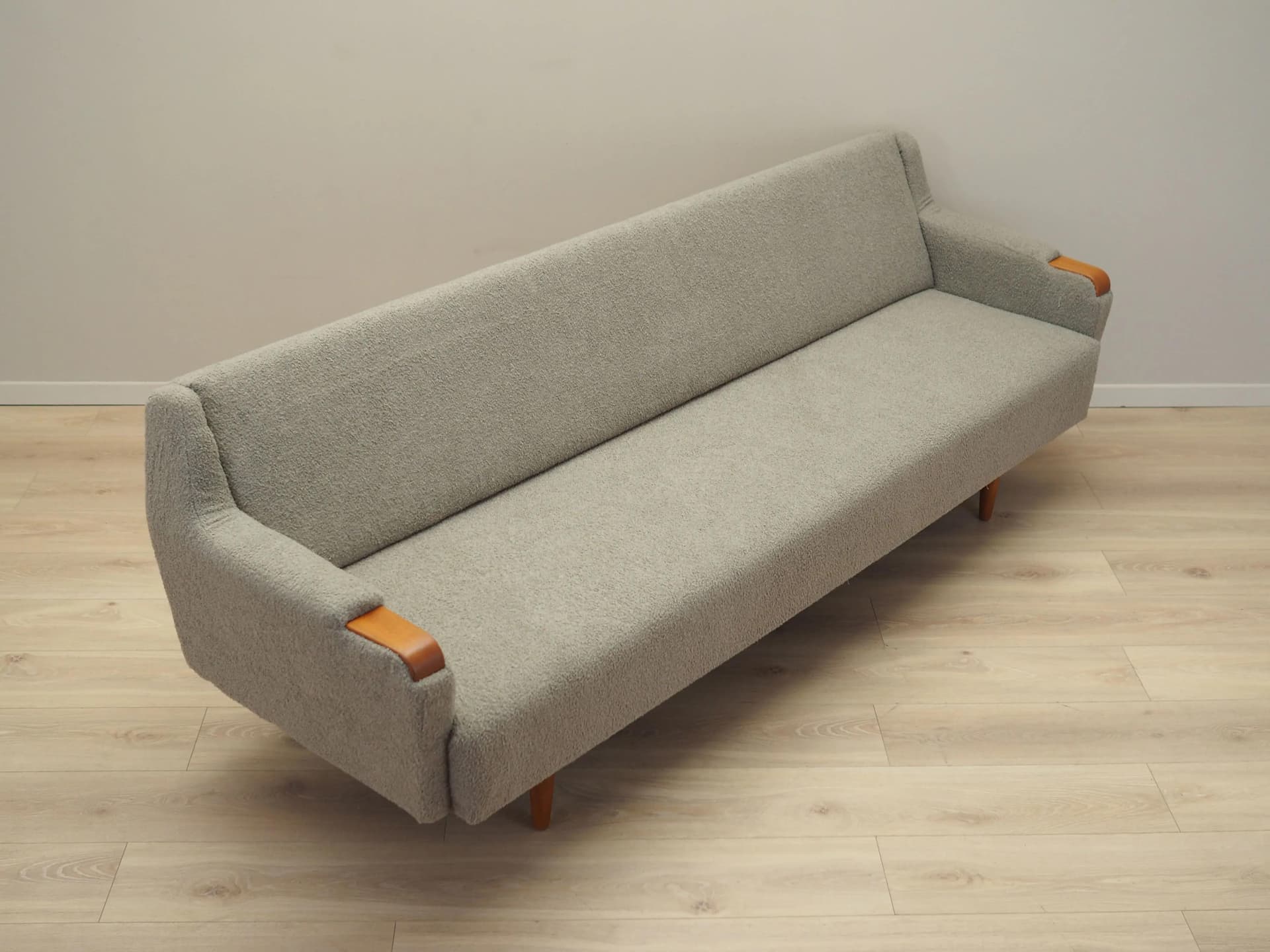 Sofa, szary boucle, teak, Dania, lata 70. - 36799