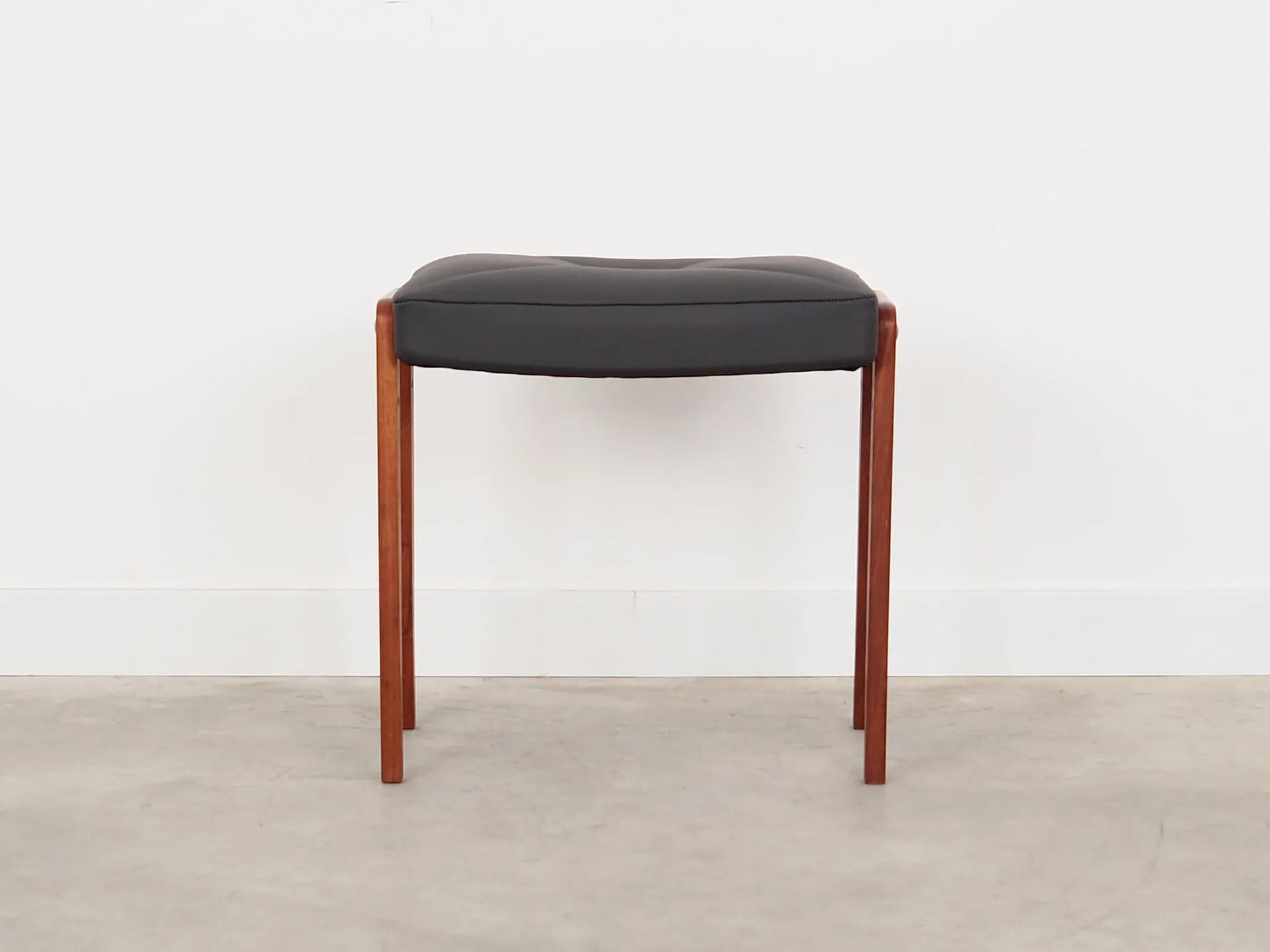 Podnóżek, szara skóra, teak, Dania, lata 70. - 36729
