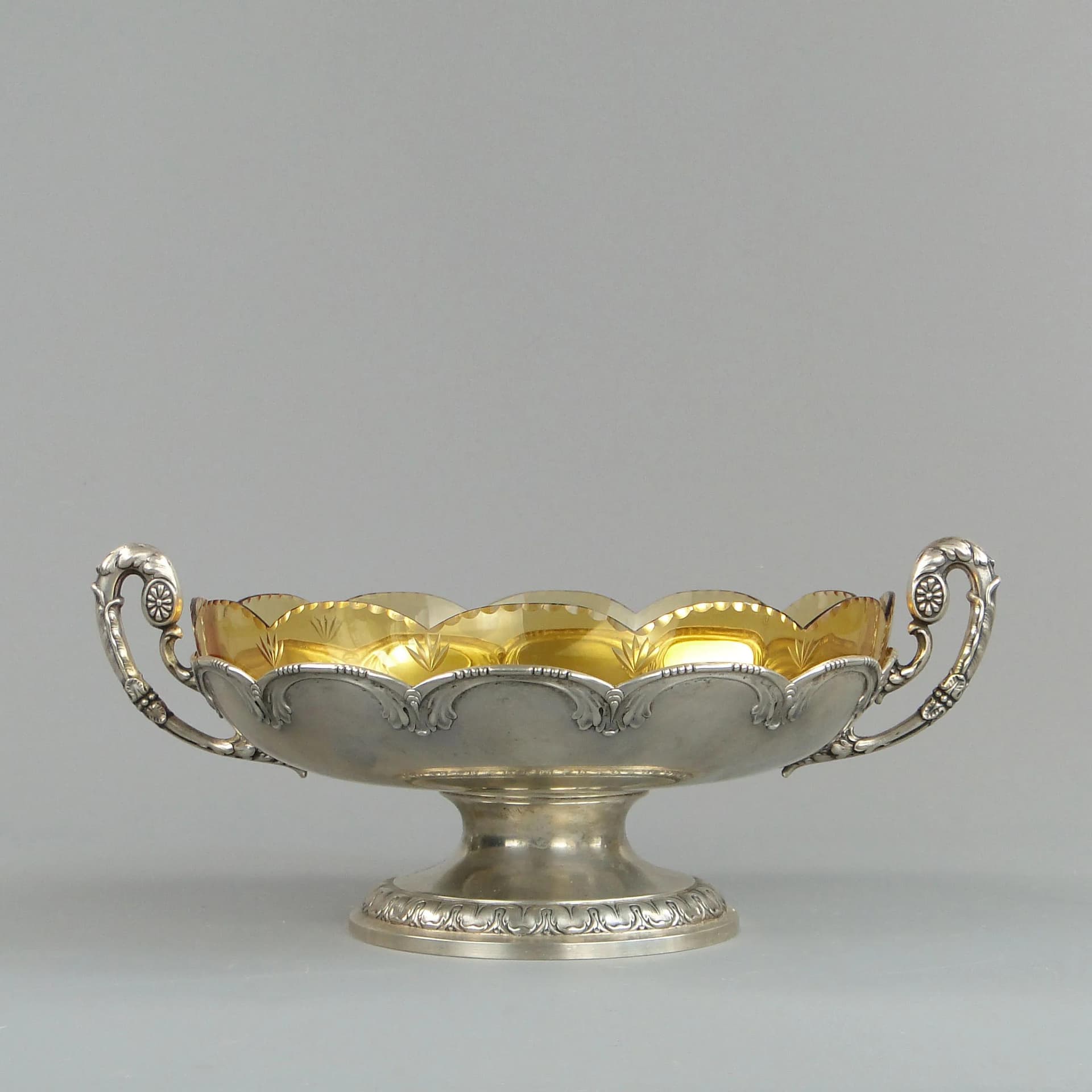 Pedestal centerpiece bowl with handles, golden brass, amber glass, Frantisek Bibus & Son, Czechoslovakia, 1920s. - 36895