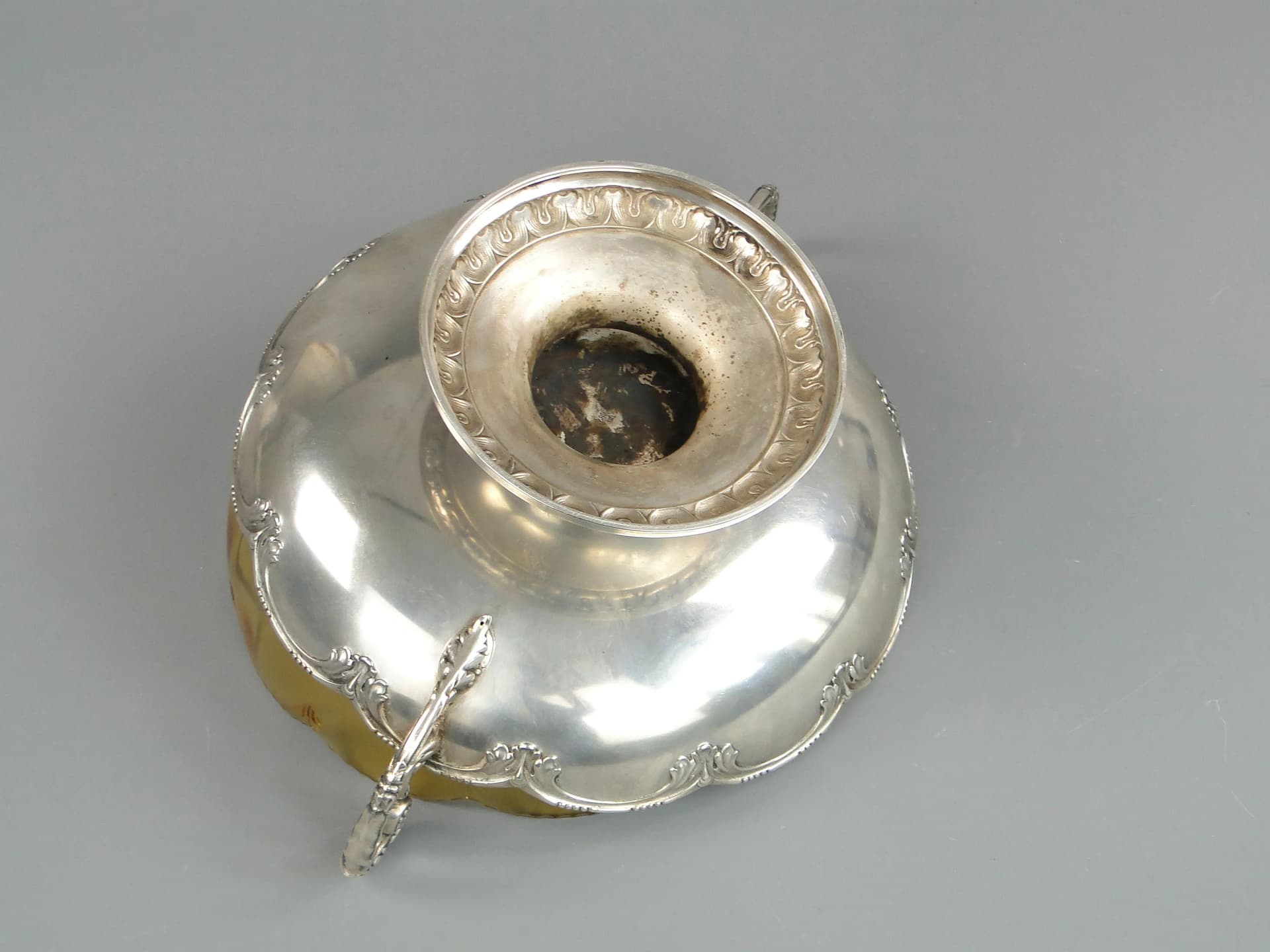 Pedestal centerpiece bowl with handles, golden brass, amber glass, Frantisek Bibus & Son, Czechoslovakia, 1920s. - 36900