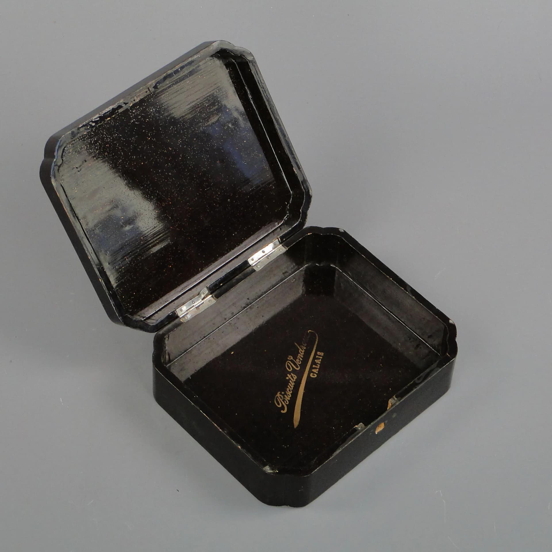 Pudełko lakowe czarne, drewno, Japonia, początek XX w. - 36892