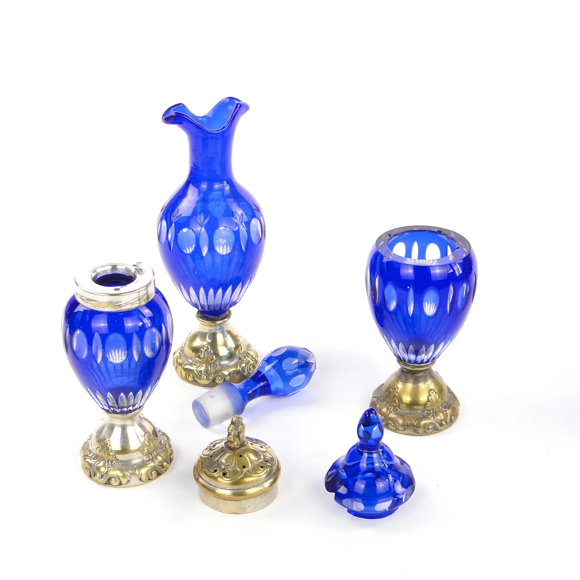 Zestaw naczyń Biedermeier, szkło kobaltowe, mosiądz srebrzony, Dania, początek XX w. - 36925