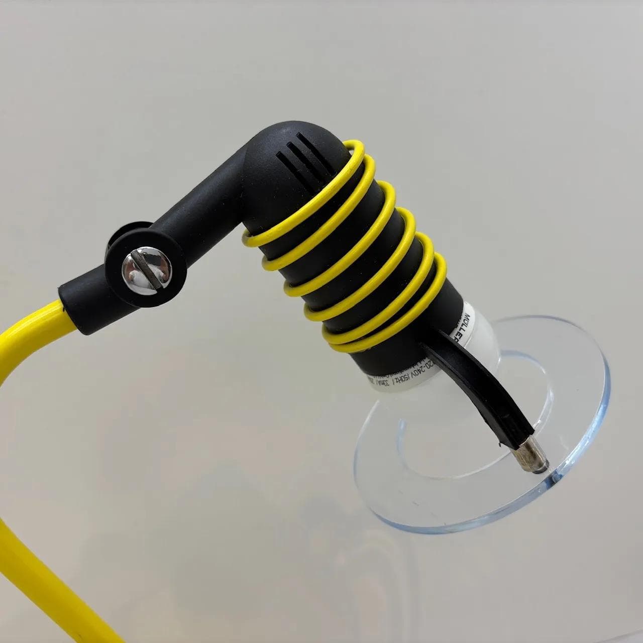 Lampka biurkowa postmodernistyczna, żółty, metal, plastik, pleksi, Niemcy, lata 80. - 37044