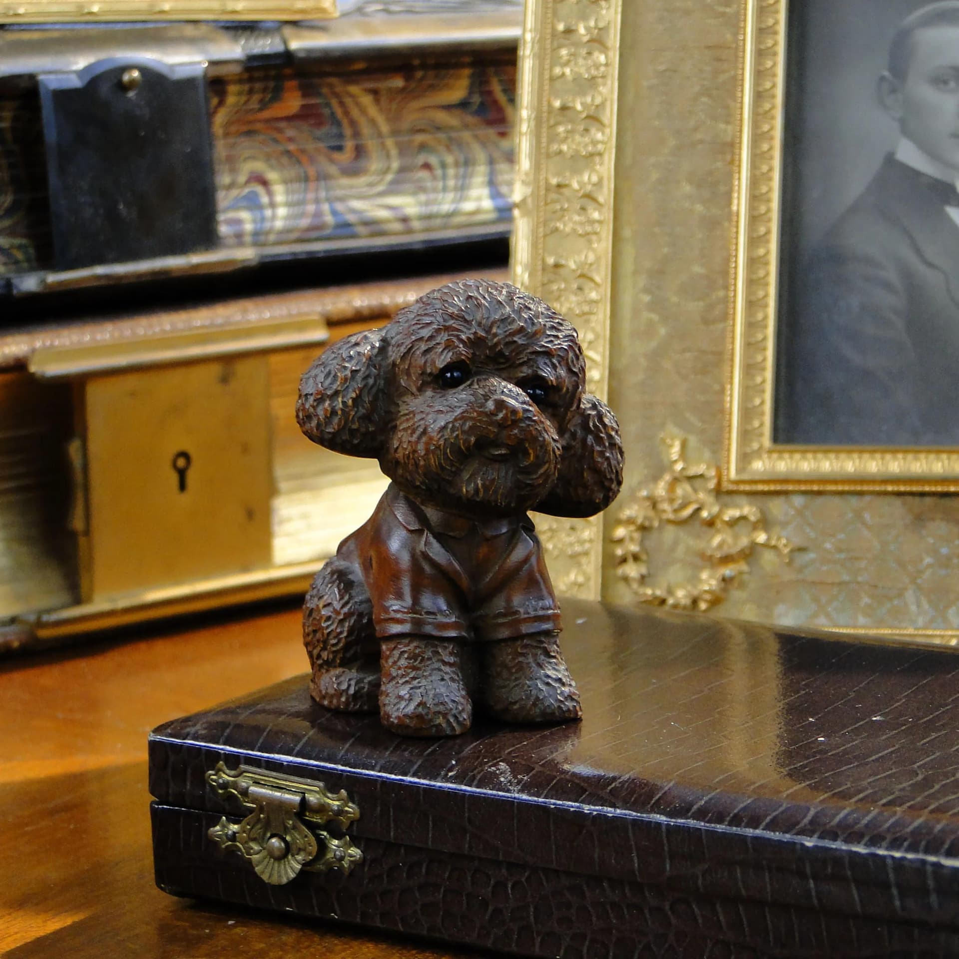 Rzeźba kameralna, miniatura szczeniaka, bukszpan japoński ciemnobrązowy, Japonia, lata 90. - 37094