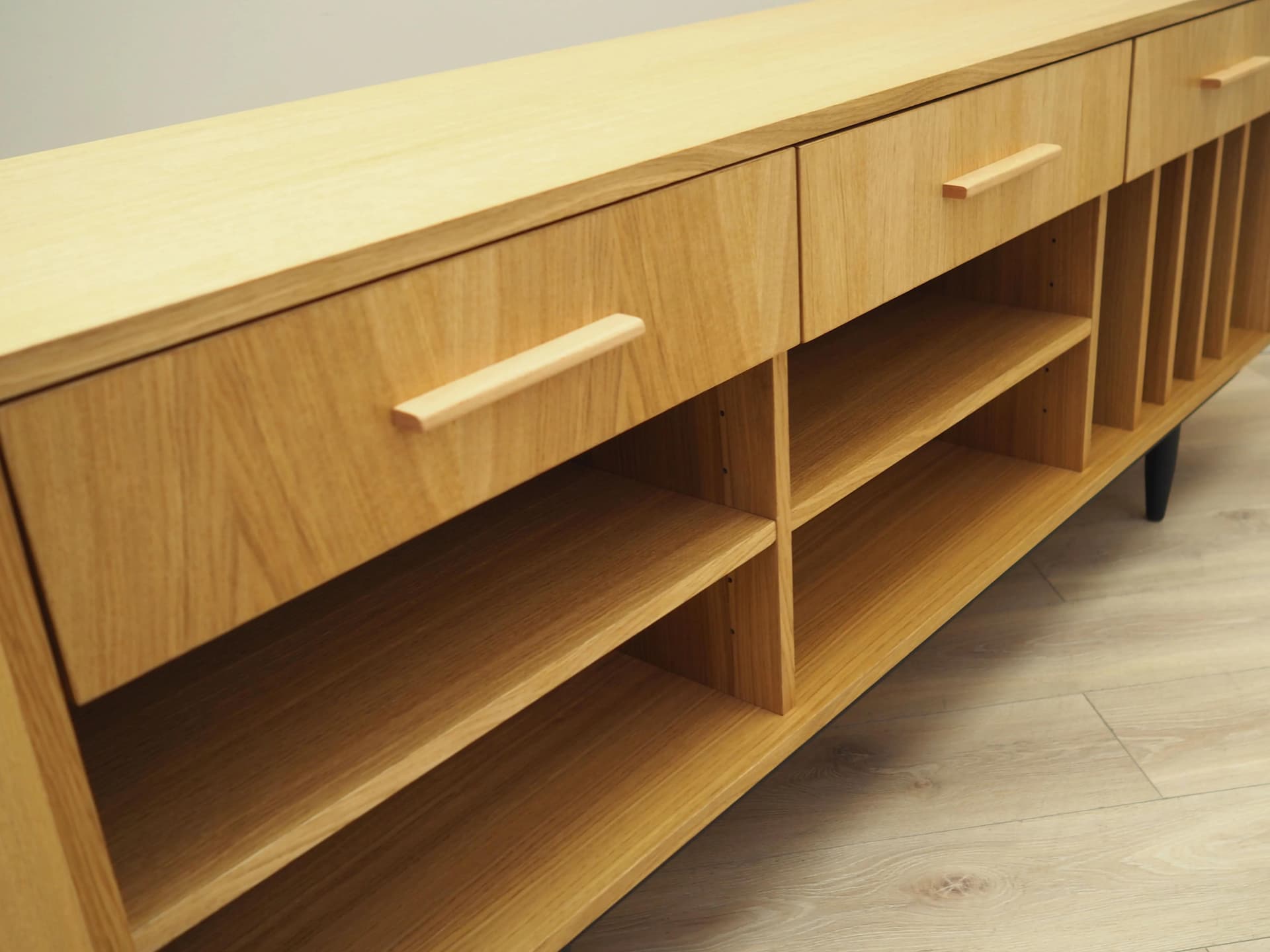 Sideboard skandynawski, dąb żółty, Polska, lata 60. - 36934