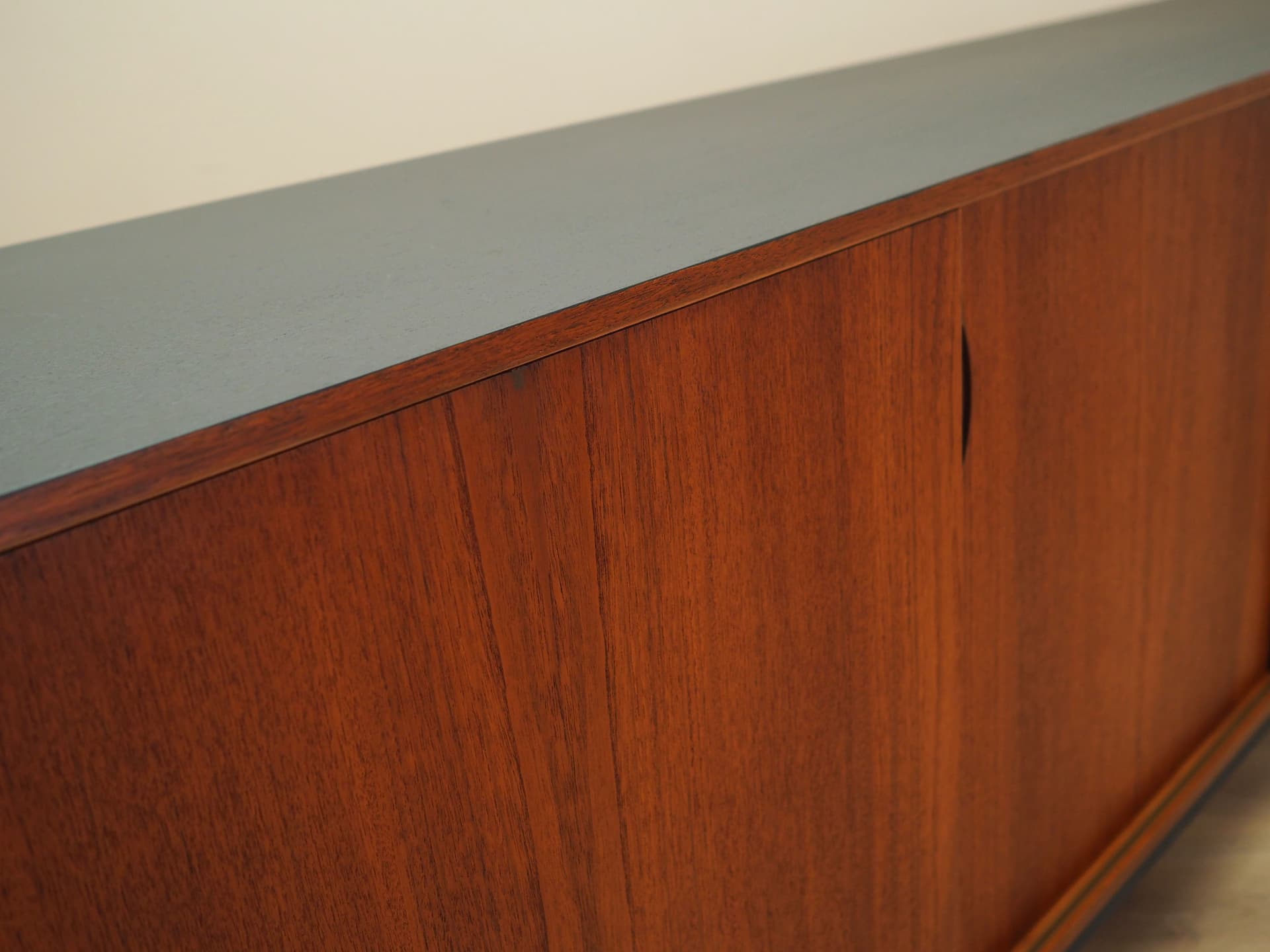 Sideboard, teak pomarańczowy, drewno czarny, Dania, lata 70. - 57405