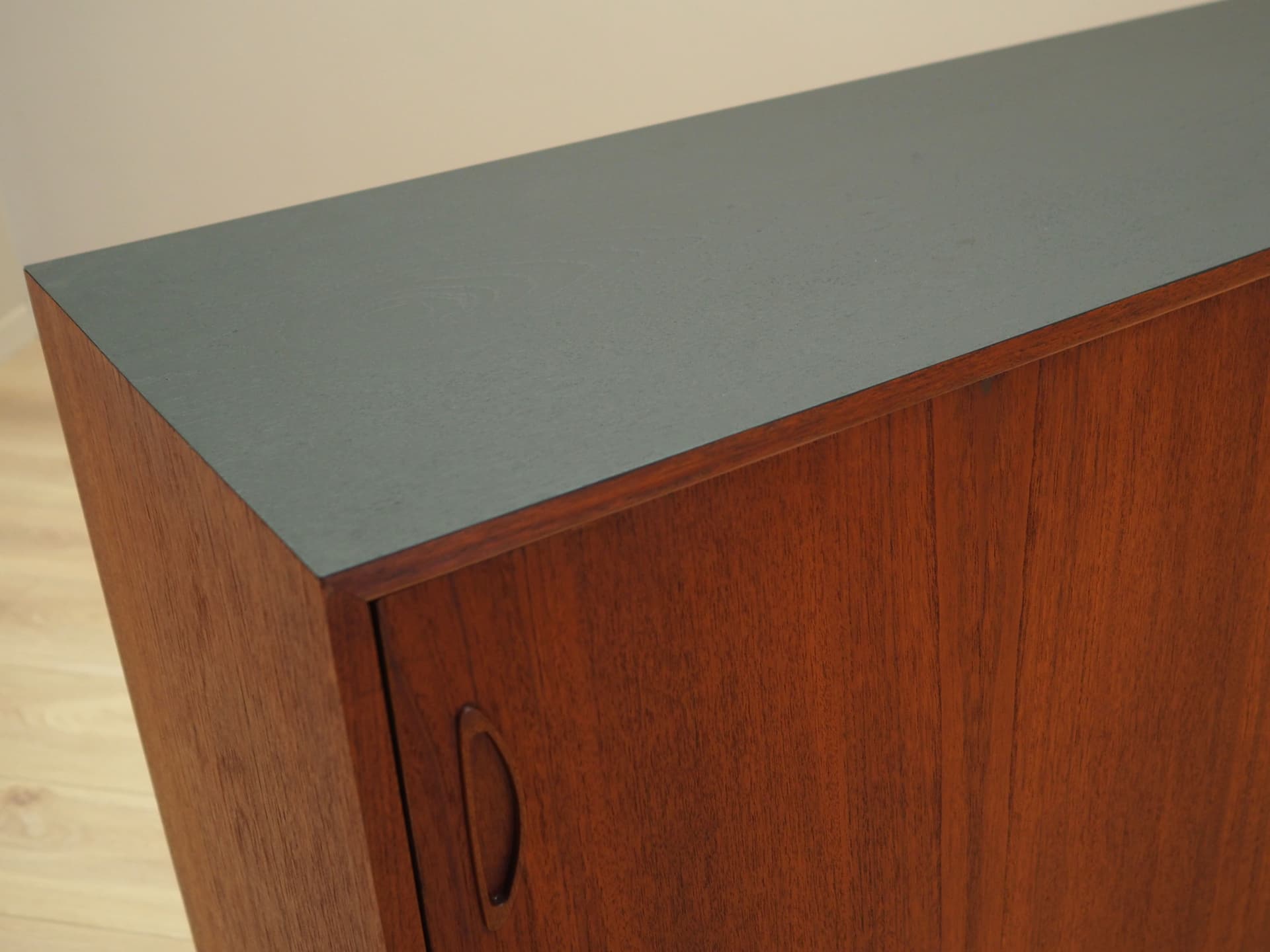 Sideboard, teak pomarańczowy, drewno czarny, Dania, lata 70. - 57403