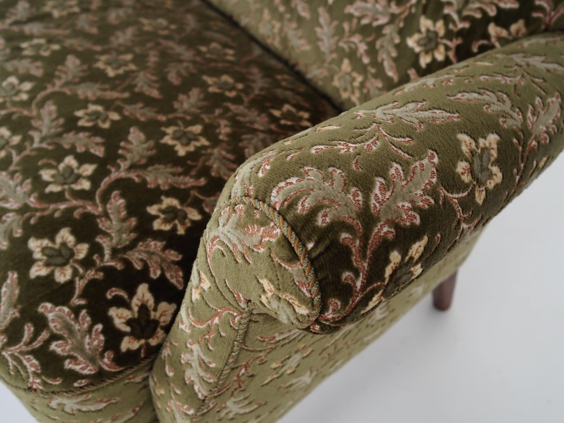 Sofa, green velvet, beech, Fritz Hansen, Denmark, 1960s. - 37621