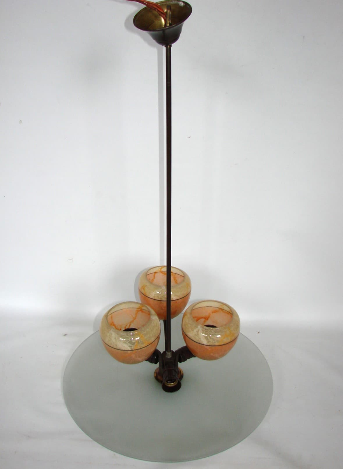 Chandelier Art Deco, orange, brass, glass, 1930s. - 37707