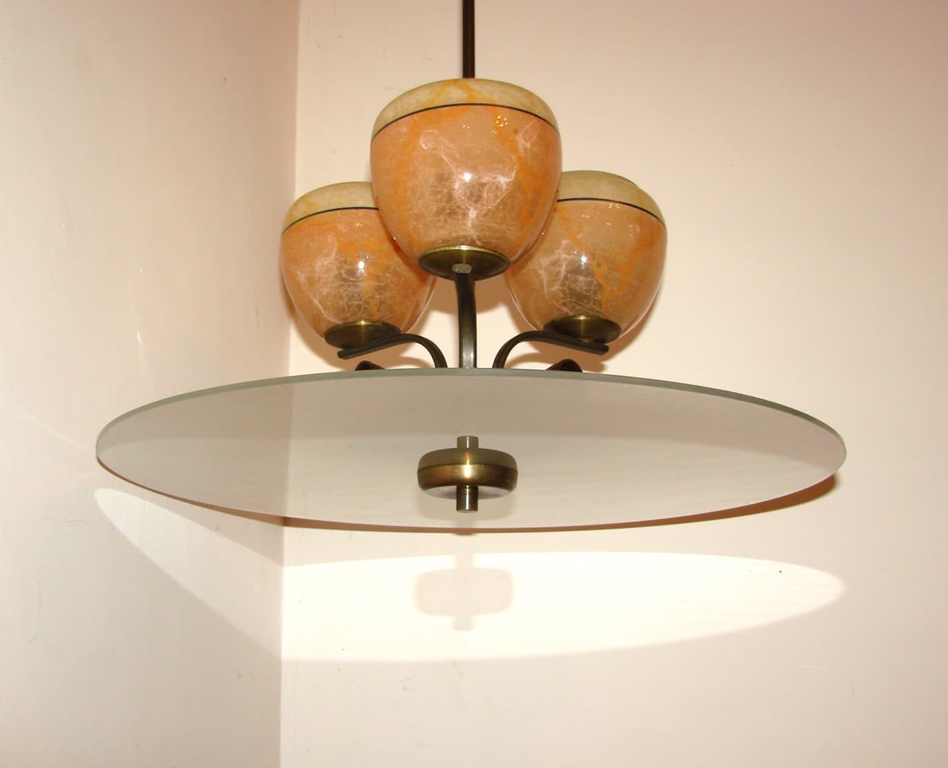 Chandelier Art Deco, orange, brass, glass, 1930s. - 37716