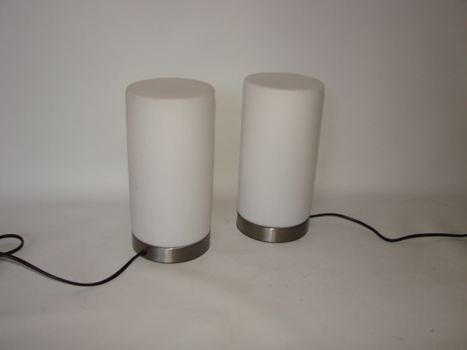 komplet lamp nocnych Melitec, szkło białe, stal szczotkowana, Niemcy, lata 90. - 37766