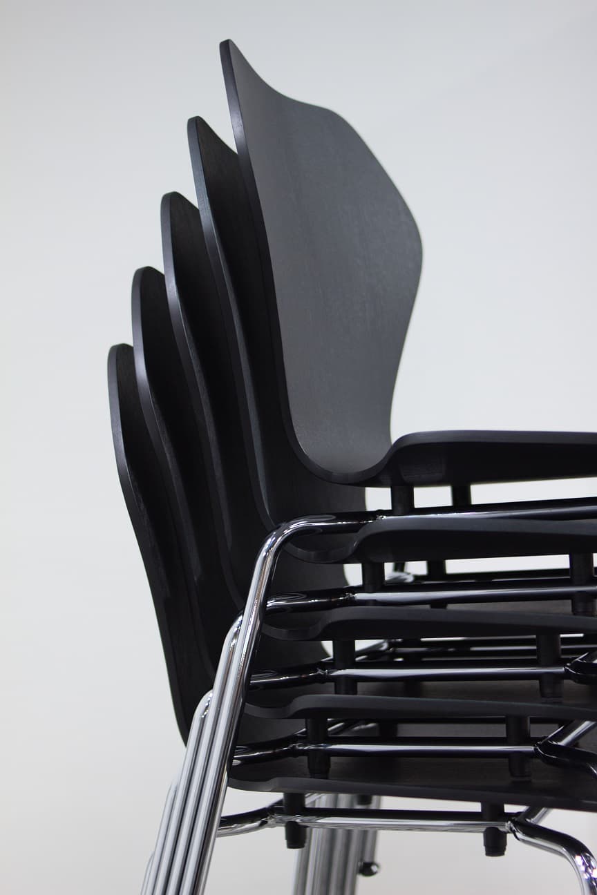 Krzesło KA237 Contract buk czarny i nogi chromowane, proj. A. Kuczma, VZÓR - 37785