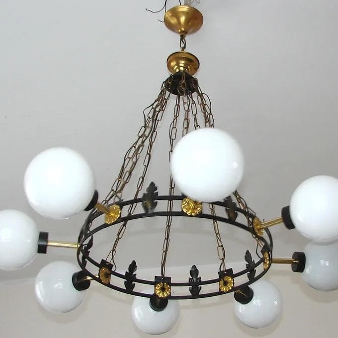 Żyrandol Mid Century, mosiądz złoty, szkło białe, lata 50. - 37832